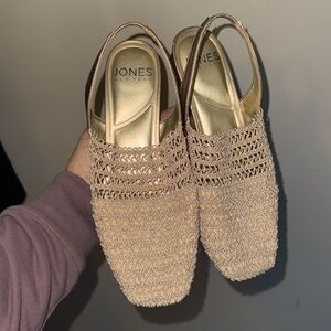 Worn once for a wedding- comfy stretchy shoes!